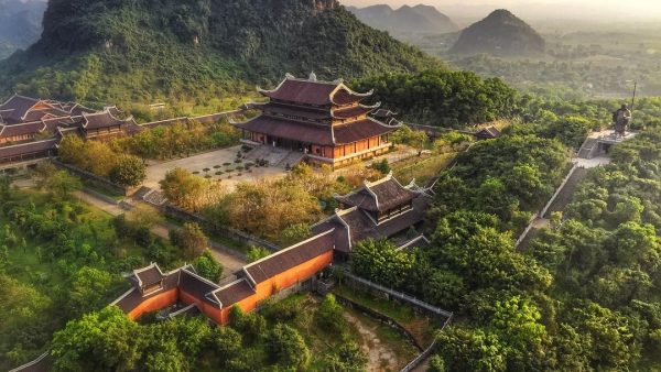 HÀ NỘI - TRÀNG AN - BÁI ĐÍNH - HANG MÚA 6 chua bai dinh