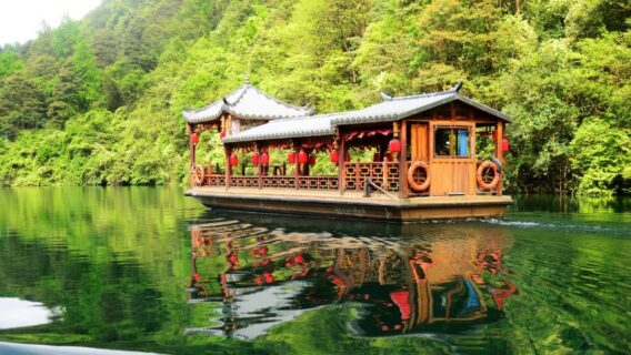 HÀ NỘI - TRƯƠNG GIA GIỚI - THIÊN MÔN SƠN – HỒ BẢO PHONG - PHƯỢNG HOÀNG CỔ TRẤN 6N5Đ 27 Trai nghiem di thuyen tren ho Bao Phong