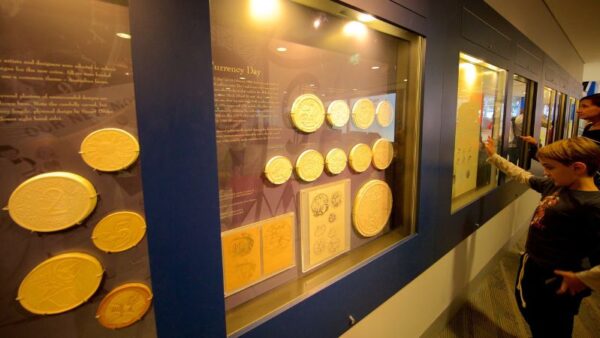 Bao tang duc tien Hoang gia